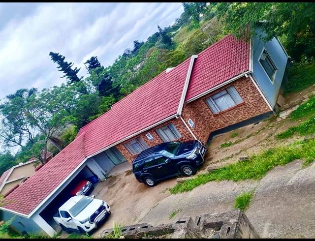 4 BEDROOM HOUSE FOR SALE IN DOON HEIGHTS